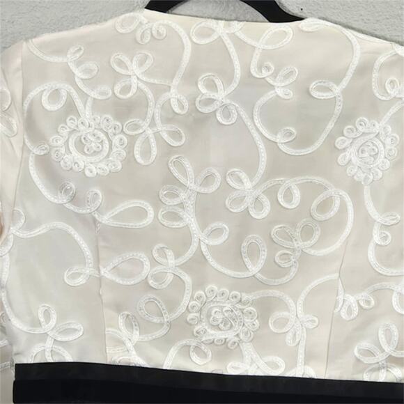 Neiman Marcus Women’s Jacket Romantic Parisian Evening Embroidered Silk Frog S - Picture 3 of 14